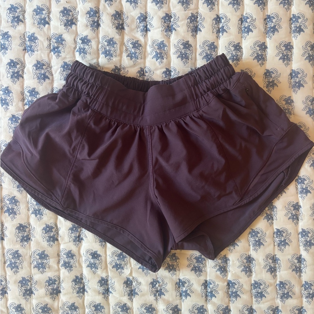 lululemon athletica dark purple hotty hots, low rise 2.5 inseam